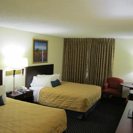 Atrium Hotel & Conference Center Hutchinson Δωμάτιο φωτογραφία