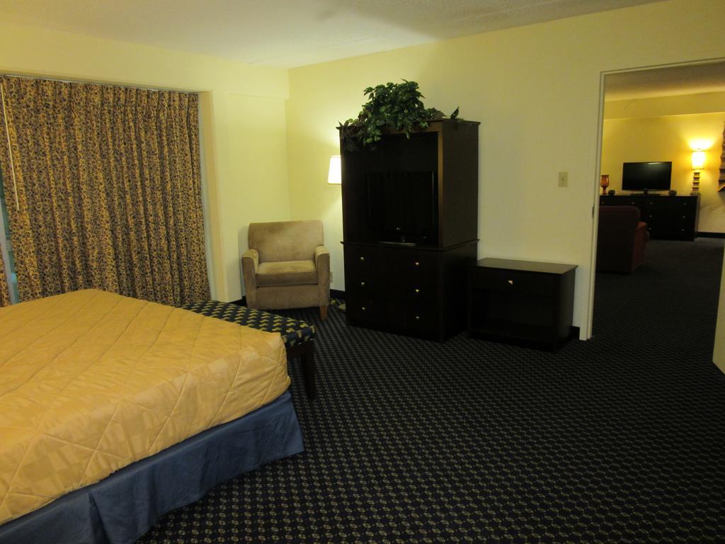 Atrium Hotel & Conference Center Hutchinson Εξωτερικό φωτογραφία