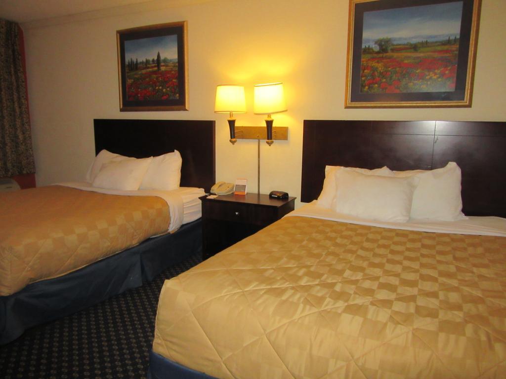 Atrium Hotel & Conference Center Hutchinson Εξωτερικό φωτογραφία