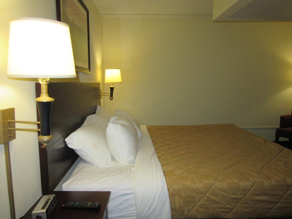 Atrium Hotel & Conference Center Hutchinson Εξωτερικό φωτογραφία