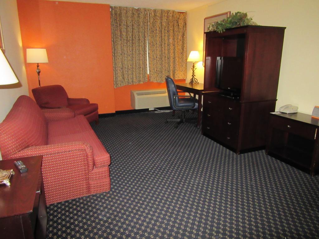 Atrium Hotel & Conference Center Hutchinson Εξωτερικό φωτογραφία