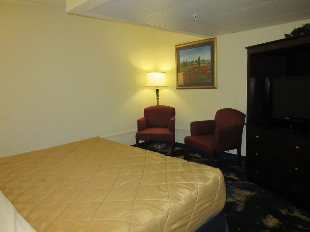 Atrium Hotel & Conference Center Hutchinson Εξωτερικό φωτογραφία