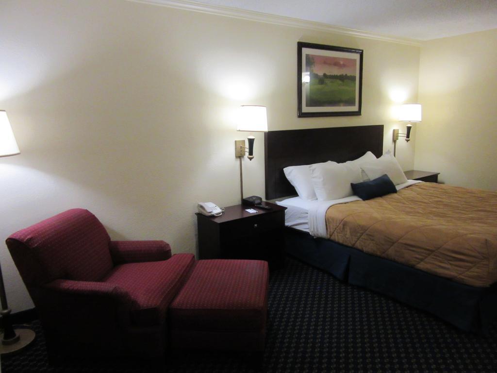 Atrium Hotel & Conference Center Hutchinson Εξωτερικό φωτογραφία