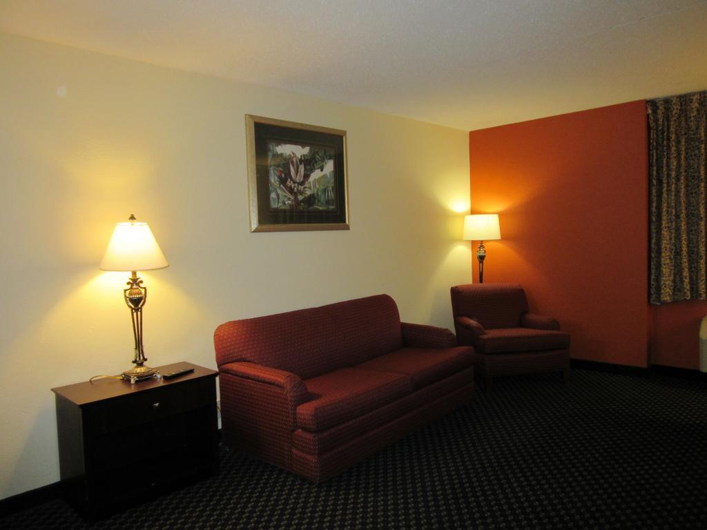 Atrium Hotel & Conference Center Hutchinson Εξωτερικό φωτογραφία