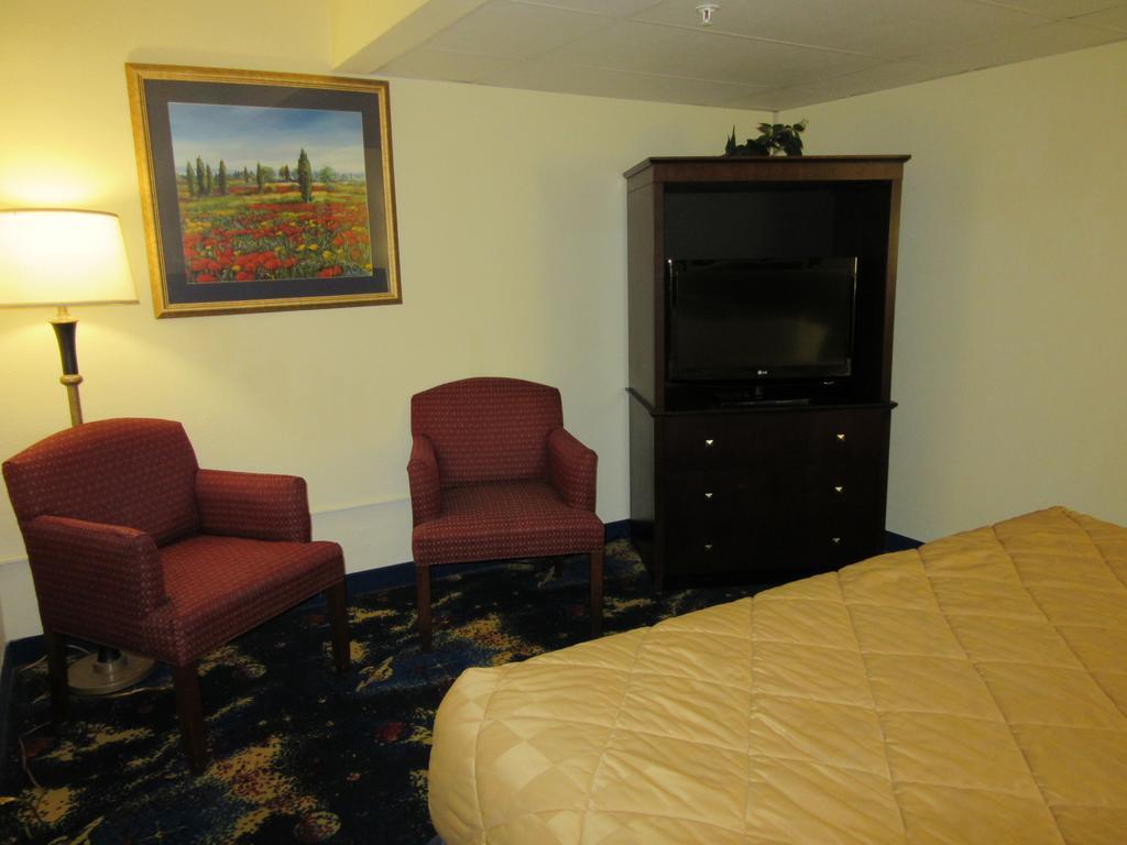 Atrium Hotel & Conference Center Hutchinson Εξωτερικό φωτογραφία