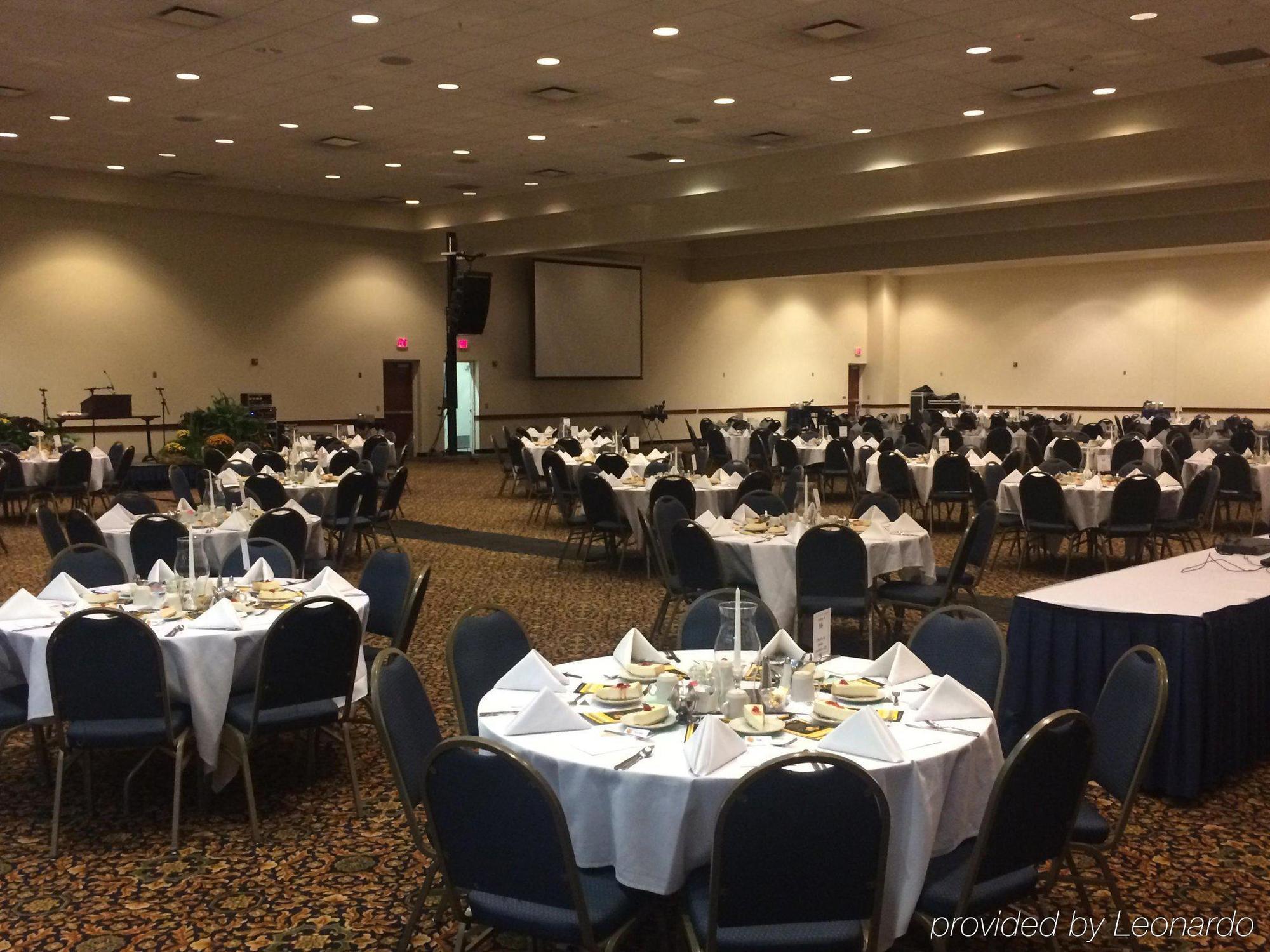 Atrium Hotel & Conference Center Hutchinson Εξωτερικό φωτογραφία